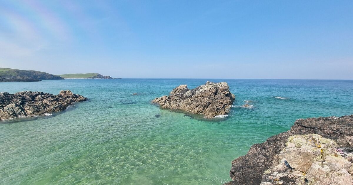 A deslumbrante praia do Reino Unido com 'lindas enseadas de areia' e águas azuis caribenhas