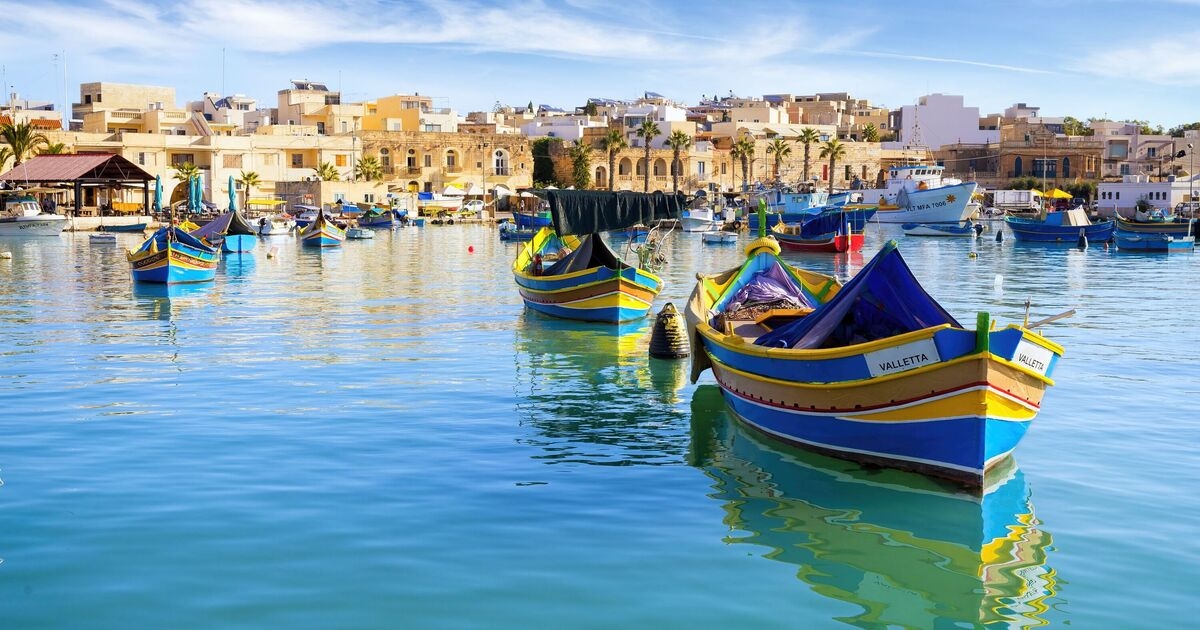 Nova rota da Ryanair por £14,99 para uma bela ilha europeia com temperatura de 21°C em novembro.