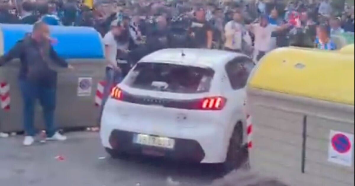 Un aficionado del Espanyol fue atropellado por un coche en un horrible incidente mientras los seguidores ensangrentados eran arrastrados