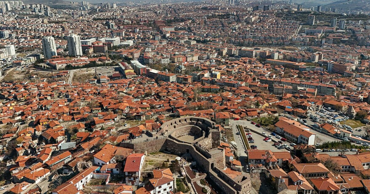 La capitale sottovalutata con rovine romane e cibo incredibile - voli a £ 52