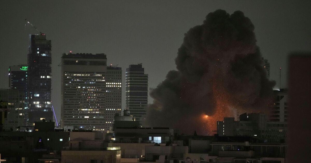 Iran-Israele LIVE: Oltre 100 missili lanciati su Tel Aviv lasciano decine di israeliani feriti