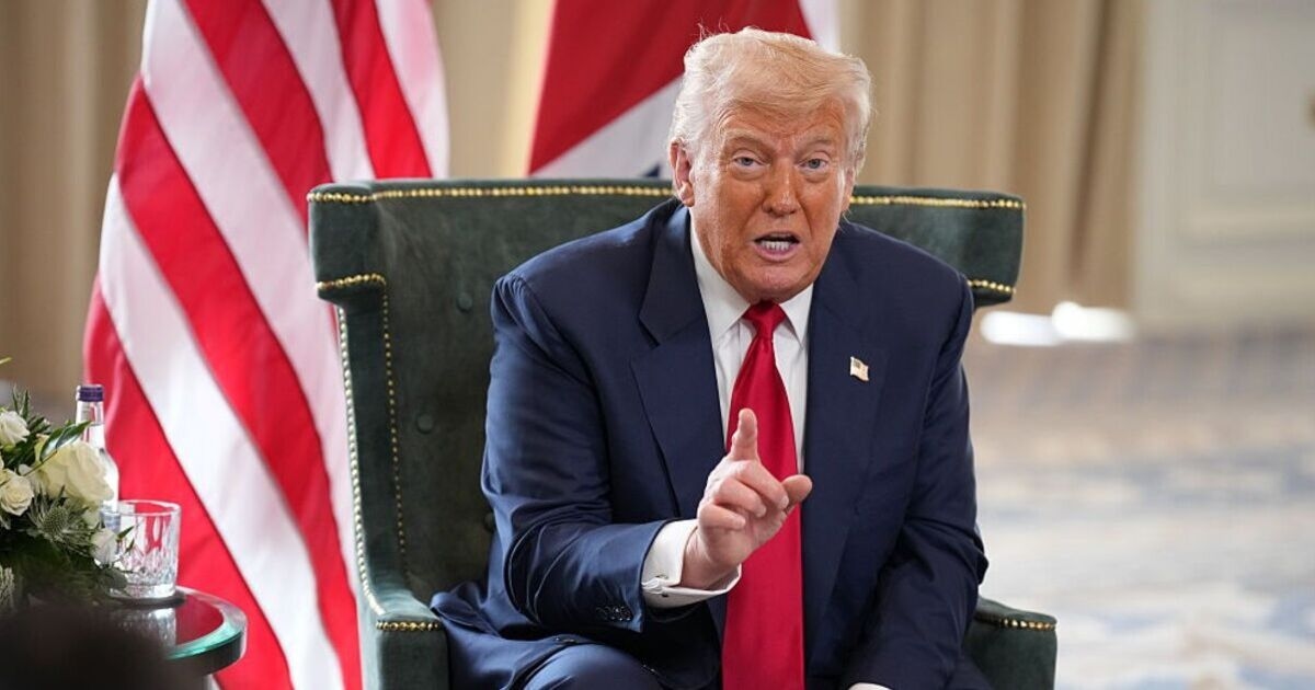 Trump confirms date and location of Putin meeting in bombshell update