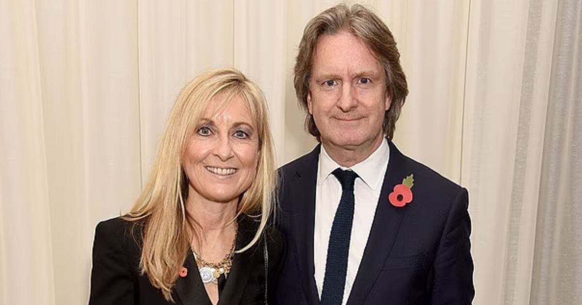 Fiona Phillips‘ Ehemann gibt herzzerreißende Beichte ab: „Erkennt unseren Sohn nicht“