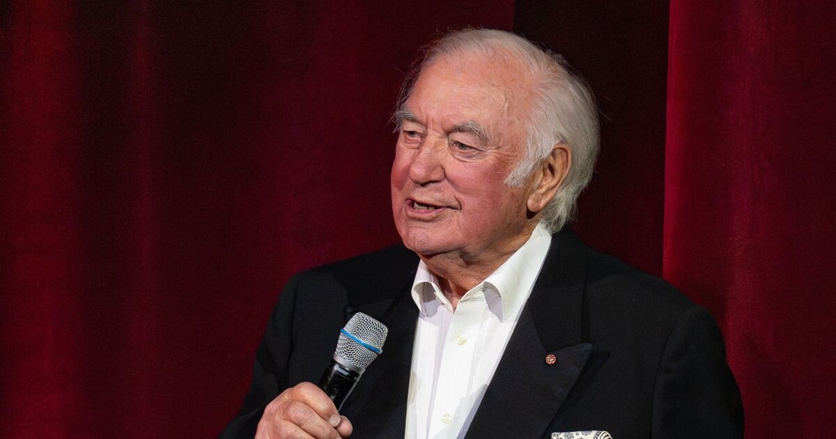 Jimmy Tarbuck will ‘die with cancer’ as he makes heartbreaking end of life admission