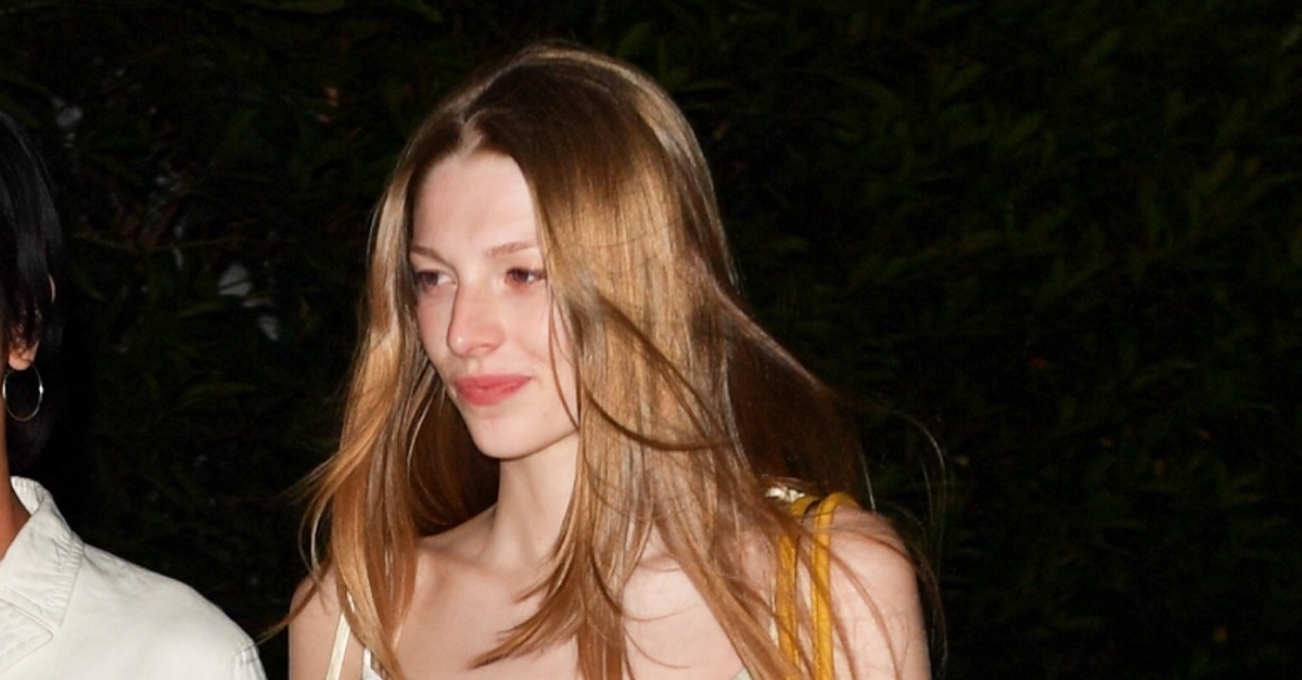 If You're Over the Navy Bag Trend, This Is the Buzzy Handbag Color Fashion People Want Now