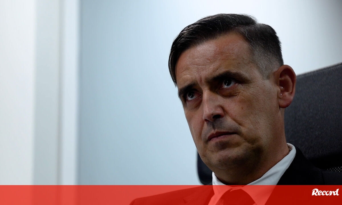 <![CDATA[ Luciano Gonçalves explica especialização: «Não era saudável um árbitro ser VAR» ]]>