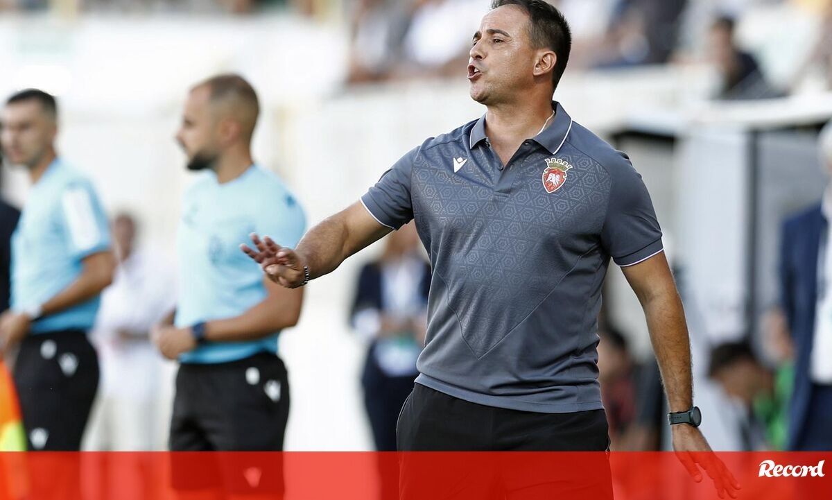 <![CDATA[ Pedro Russiano seguro em Penafiel ]]>