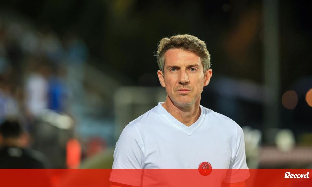 <![CDATA[ Antídoto com os grandes está por encontrar ]]>