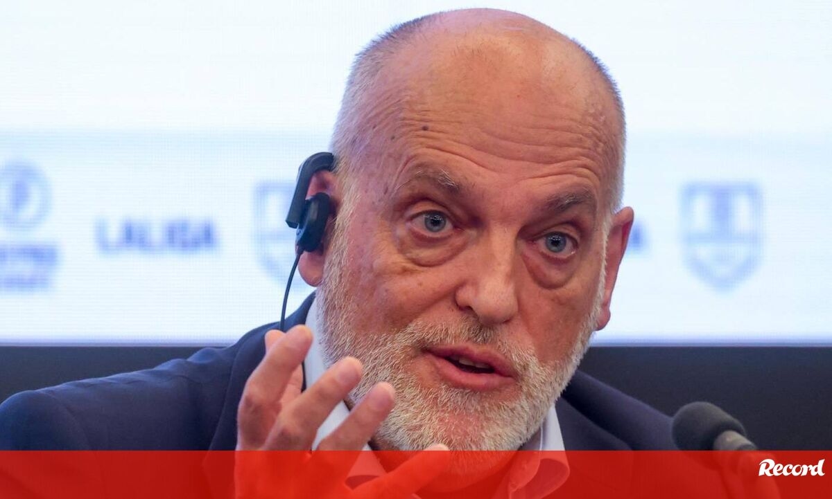 <![CDATA[ Javier Tebas responde a Florentino Pérez: «Real Madrid usa o Caso Negreira para encobrir outros erros» ]]>