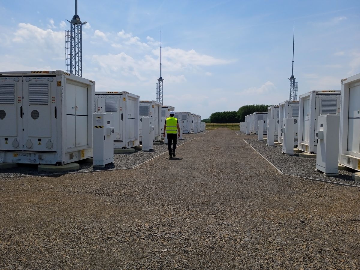 EU signs first-ever tripartite agreement to boost energy storage