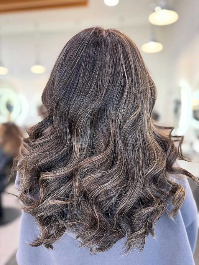 25 Stunning Dark Brunette Styles with Blonde Highlights