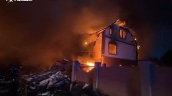 Rusların Kiev Bölgesine Saldırıları: Yangın Çıkan Binalar ve Can Kayıpları