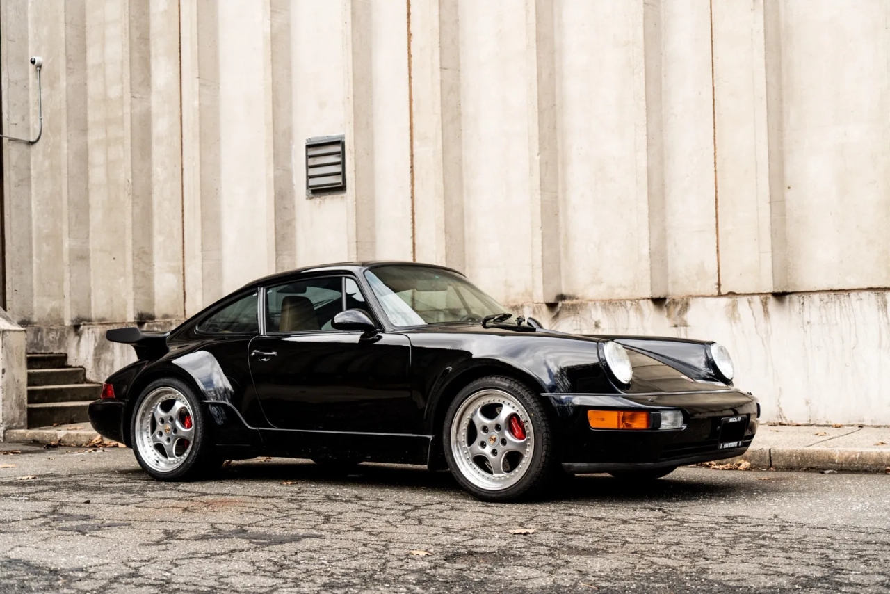Las máquinas de ensueño de los baby boomers pierden valor rápidamente a medida que caen los precios de los Porsche clásicos y los muscle cars.