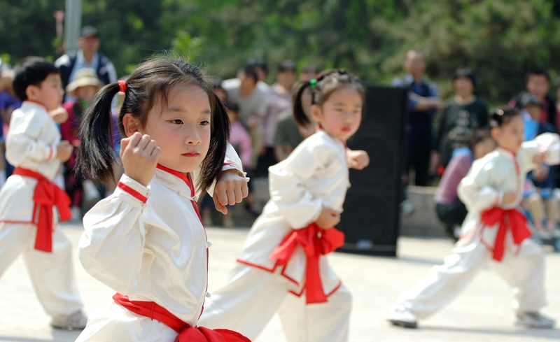 China zal zijn eigen '500 plus'-programma introduceren – veel bescheidener dan in Polen