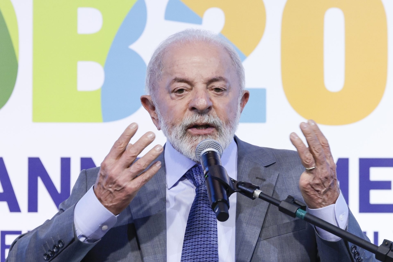 Lula da Silva sollecita la creazione di un nuovo modello finanziario per lo sviluppo e la crisi climatica.