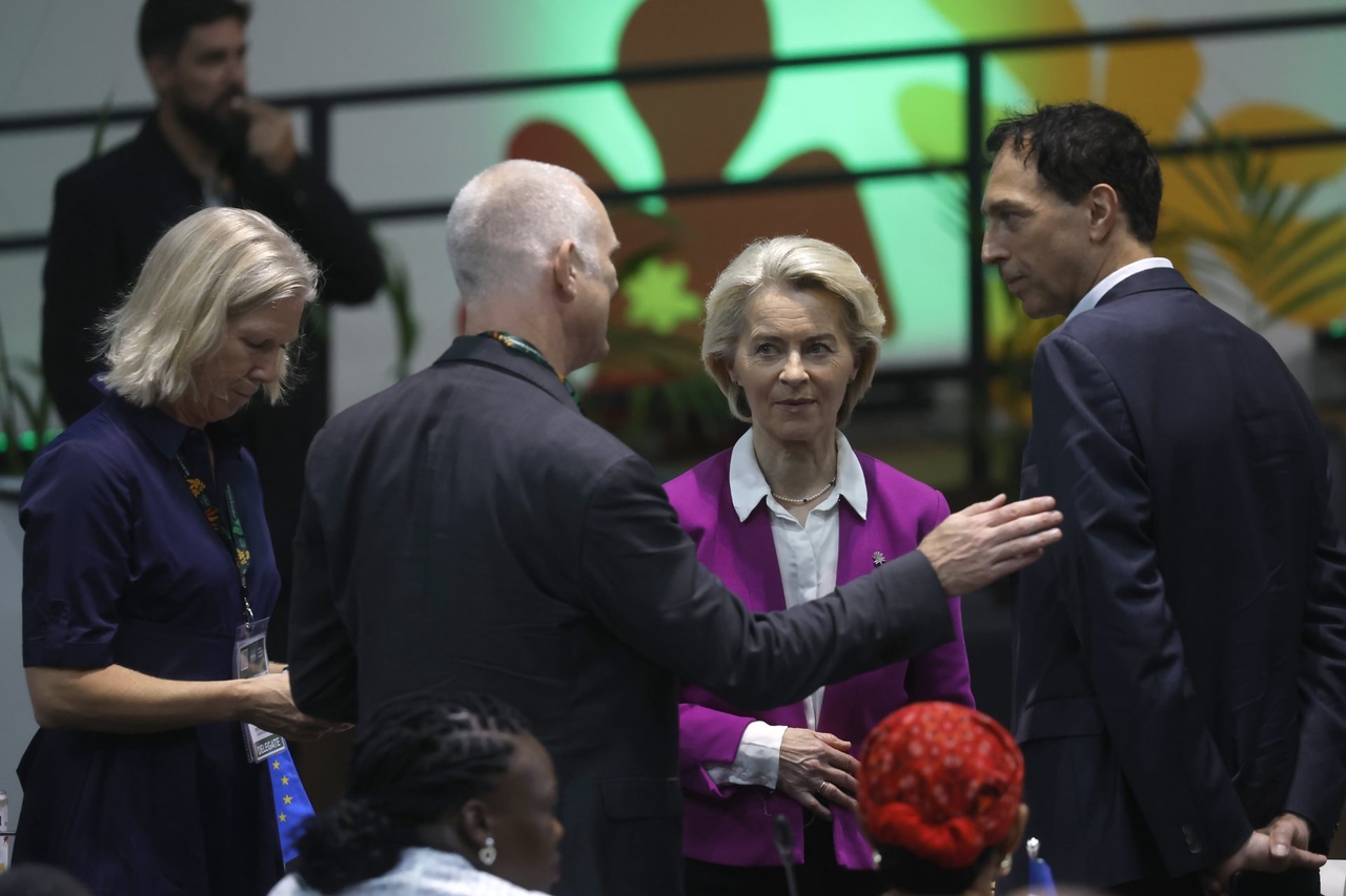 Von der Leyen beweert dat de EU de koers van het Klimaatakkoord van Parijs vasthoudt