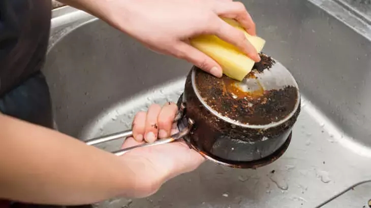Are you unable to clean your burnt pan bottoms no matter what you do? These methods will make them look like new!