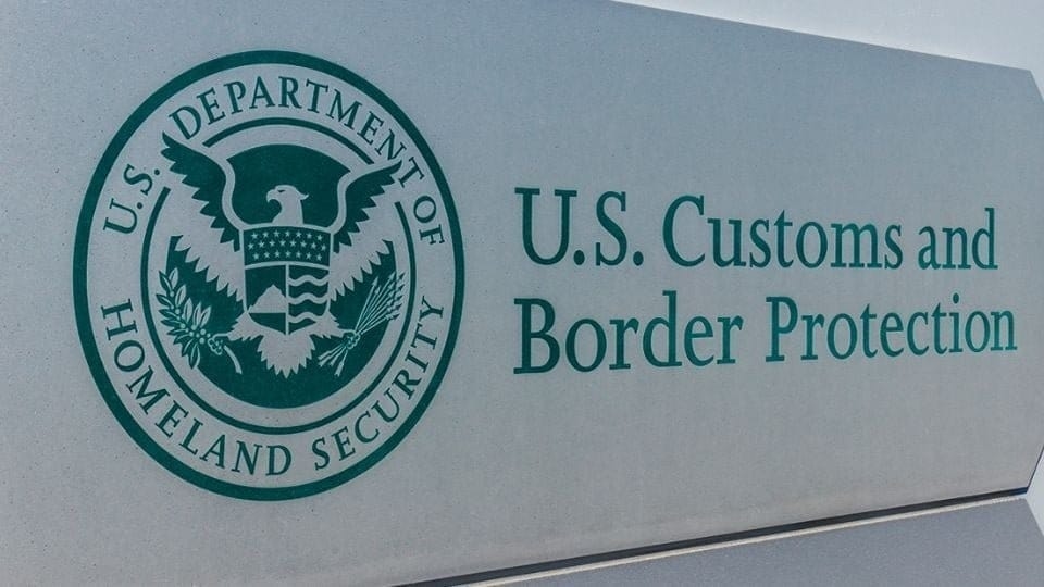 Un messicano di 68 anni muore sotto la custodia dell'ICE durante un trasferimento in Texas