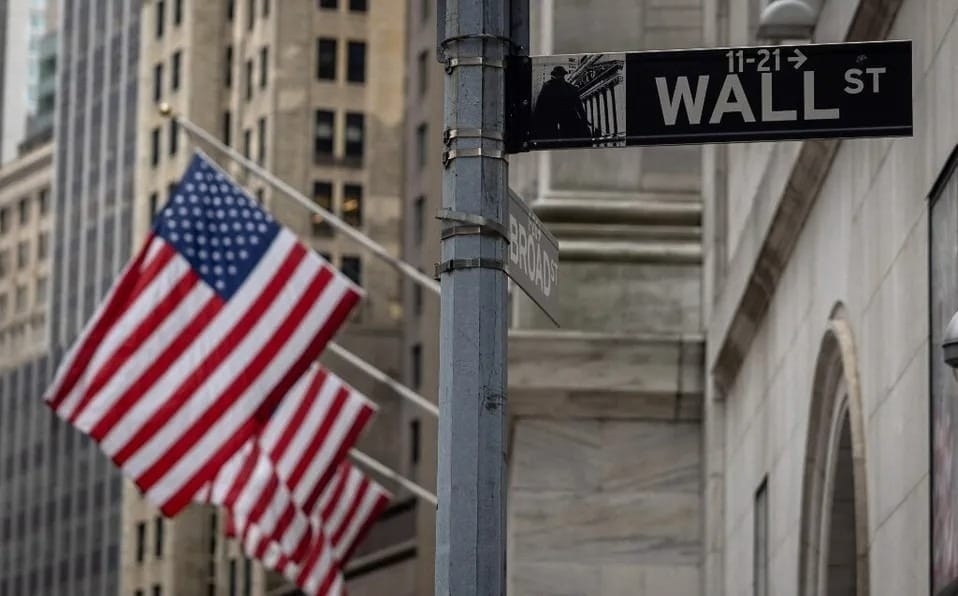 Wall Street Celebrates US-China Deal with Historic Highs; Wisconsin Data Boom Raises Energy Dilemma
