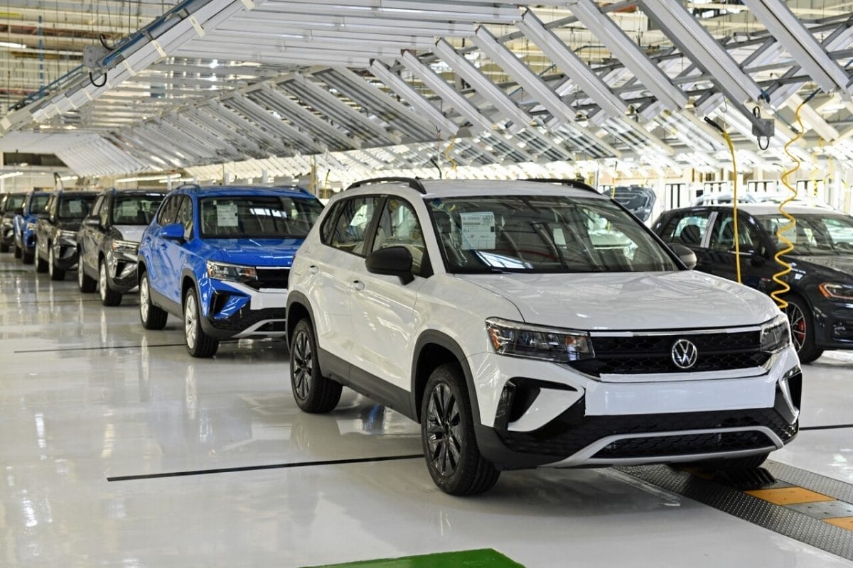 Volkswagen Meksika ve sendika %4'lük ücret artışı konusunda anlaştı ve grevden kaçındı