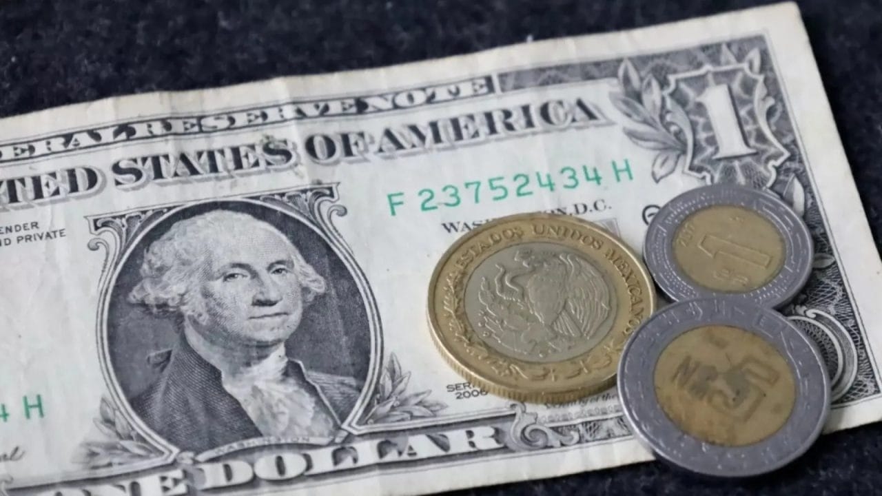 Il dollaro scende e il peso messicano si rafforza il 15 agosto, in vista dell'incontro Trump-Putin.