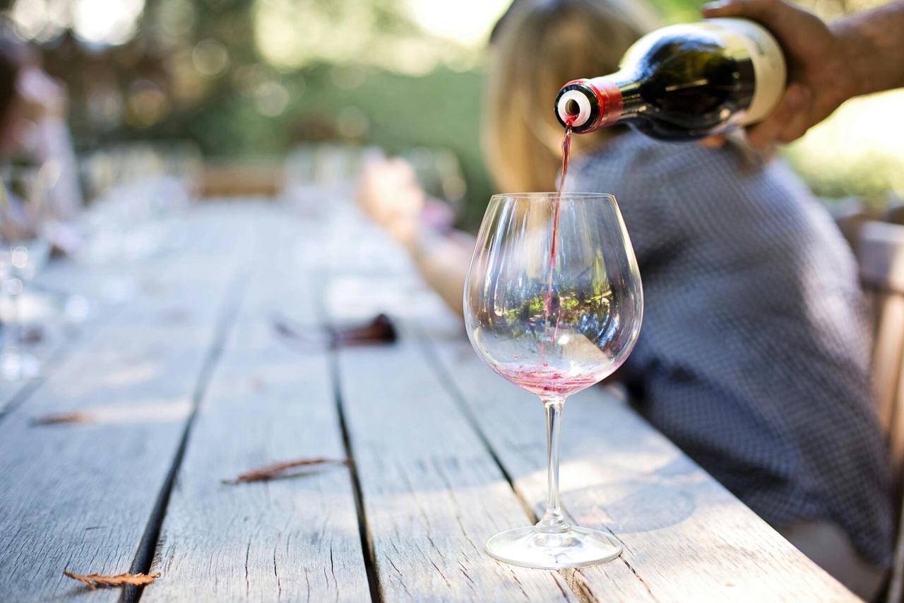 Wein: Im Jahr 2024 erobert Italien den ersten Platz in der Produktion zurück, die Exporte wachsen um über 5 %