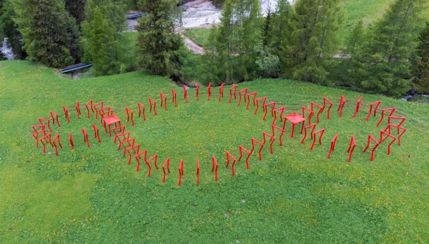 SMACH: Pistoletto's "Third Paradise" opens in Bolzano with trees felled by storm Vaia