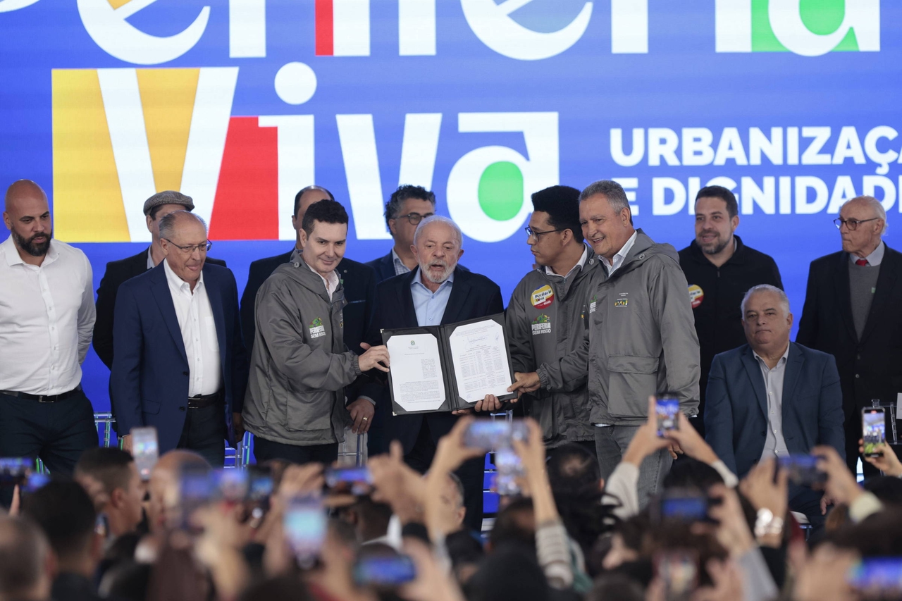 Lula, Alckmin'in ABD ile müzakere etmek için her gün aradığını ancak 'kimsenin onunla konuşmak istemediğini' söylüyor