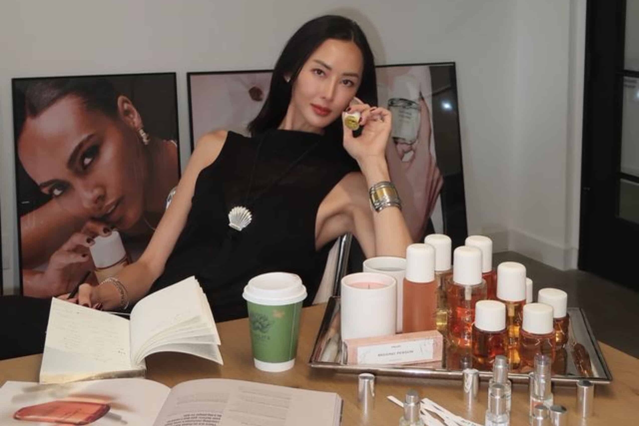 L'etica delle fragranze di Chriselle Lim? Tratta i profumi come se fossero moda e non aver paura di giocare