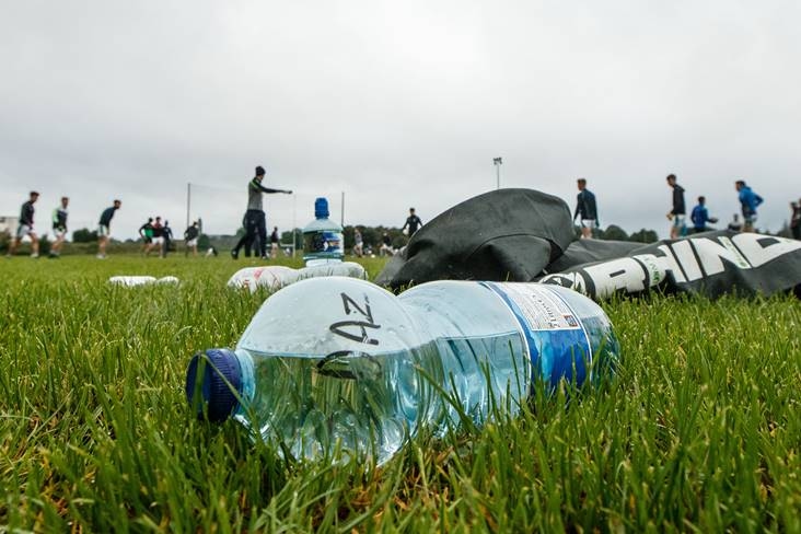 GAA-Club im Visier eines Flaschendiebs mit Rücklogo