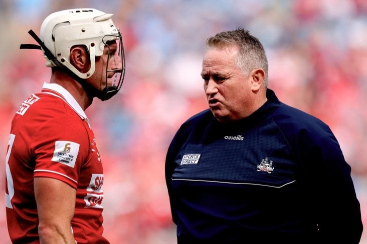 Taoiseach ve Cork GAA, ayrılan Ryan'a saygı duruşunda bulundu