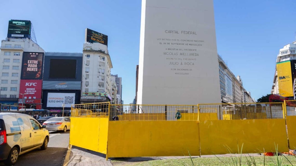 Der Obelisk wurde am Morgen eingezäunt: Erklärung der Stadtverwaltung von Buenos Aires