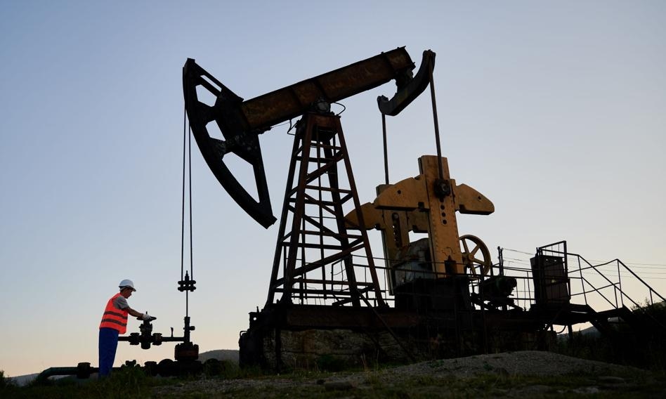 Sorprese del cartello. I prezzi del petrolio crollano dopo la decisione dell'OPEC+