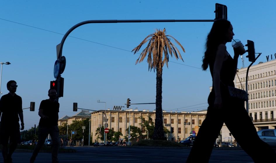 Se prohíbe trabajar cuando la temperatura supere este valor. El gobierno modificará la normativa.