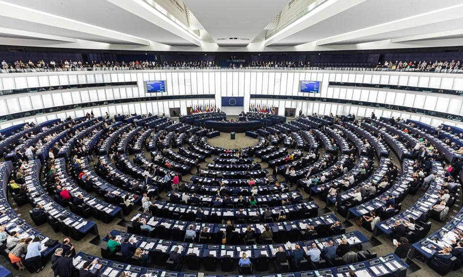Motie van wantrouwen tegen de Europese Commissie. Parlement stemt op 10 juli.