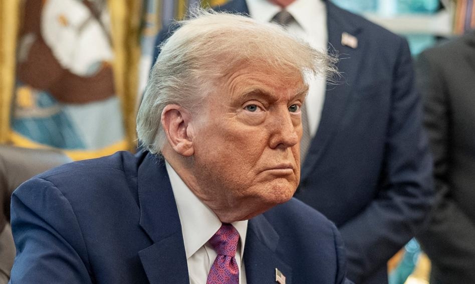 El nombre de Trump figura en el expediente de Epstein. "Se le notificó".