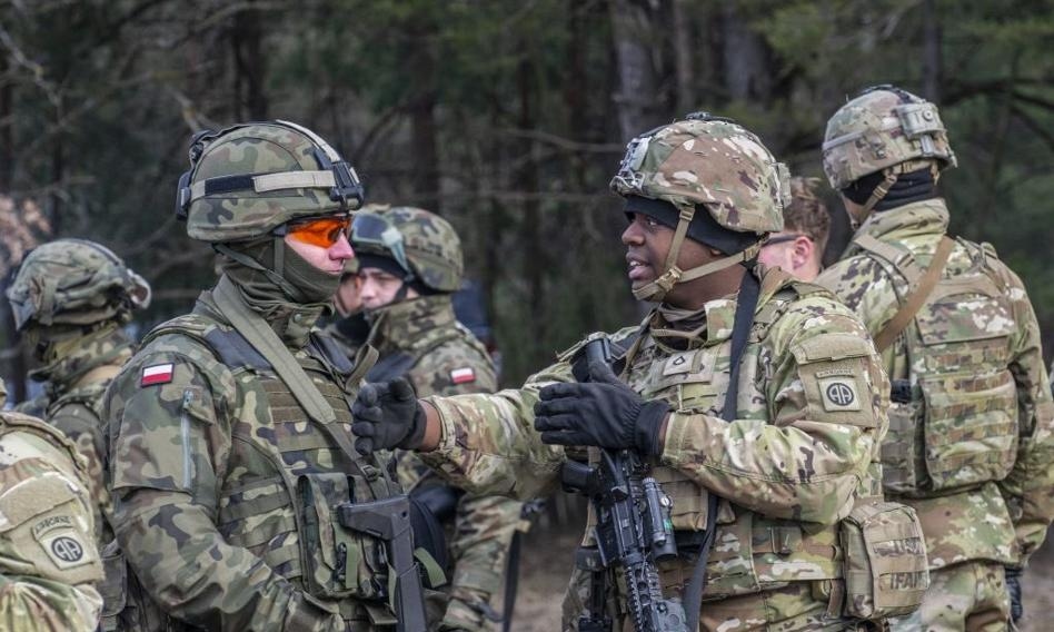 Szef MON o "znikających" żołnierzach: To błąd w interpretacji. Wojska USA w Polsce
