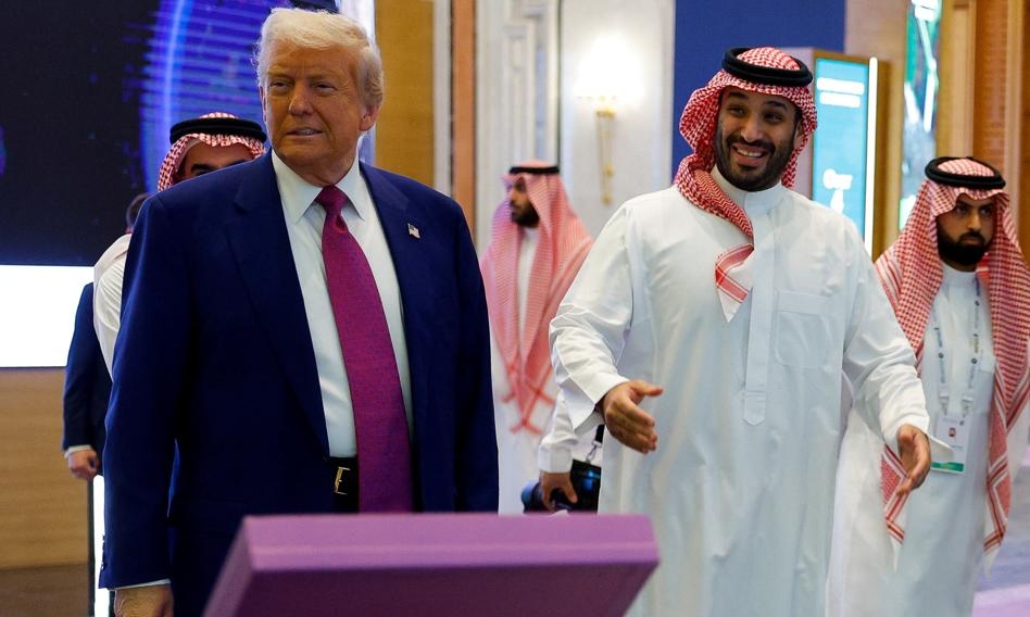 US announces end to sanctions on Syria. Trump: Show us something special