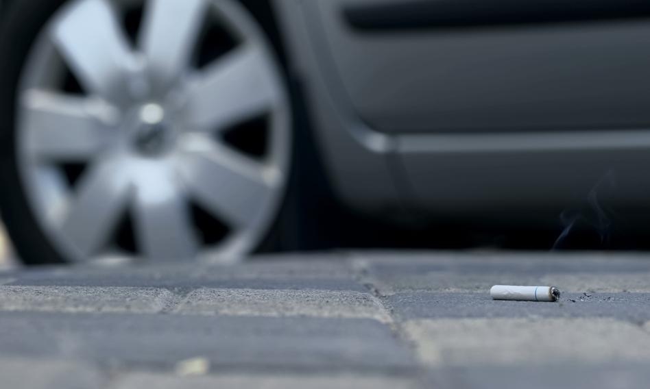Las colillas de cigarrillos pueden mejorar el asfalto