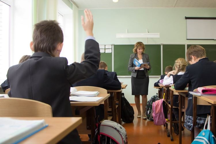 Obwód nowogrodzki uzyskał lepsze wyniki niż wiele innych regionów w Jednolitym Egzaminie Państwowym z wielu przedmiotów i wprowadza nowy konkurs dla nauczycieli