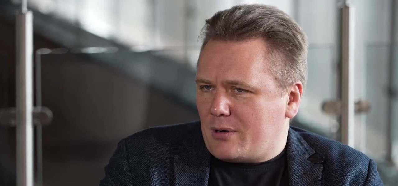 Aleksiej Czadajew opowiedział, jak obwód nowogrodzki znów stał się nowym centrum „myśli o broni” w Rosji