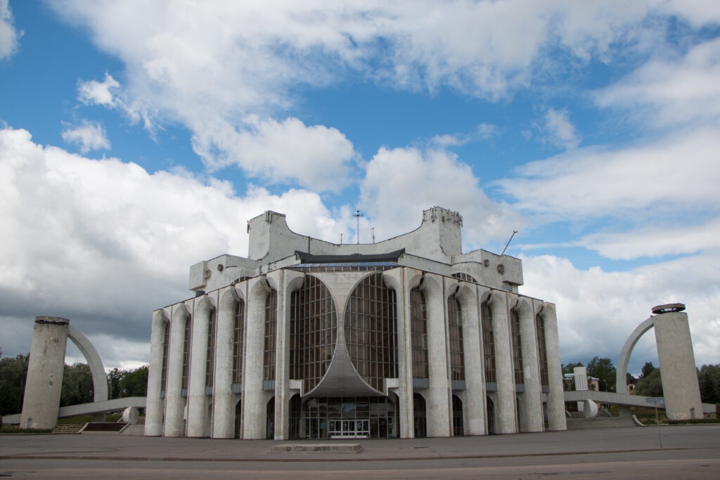 Les ingénieurs du service d'électricité ont modifié le système de chauffage du théâtre dramatique Dostoïevski.