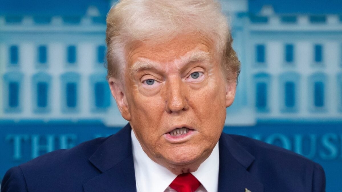 Trump wil 2 miljoen dollar uitgeven aan onderzoek naar de vraag of DEI vliegtuigcrashes veroorzaakt