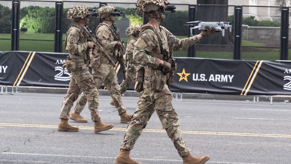 Ejecutivos de Silicon Valley se unen al Ejército como oficiales (pero no tendrán que asistir al campo de entrenamiento)