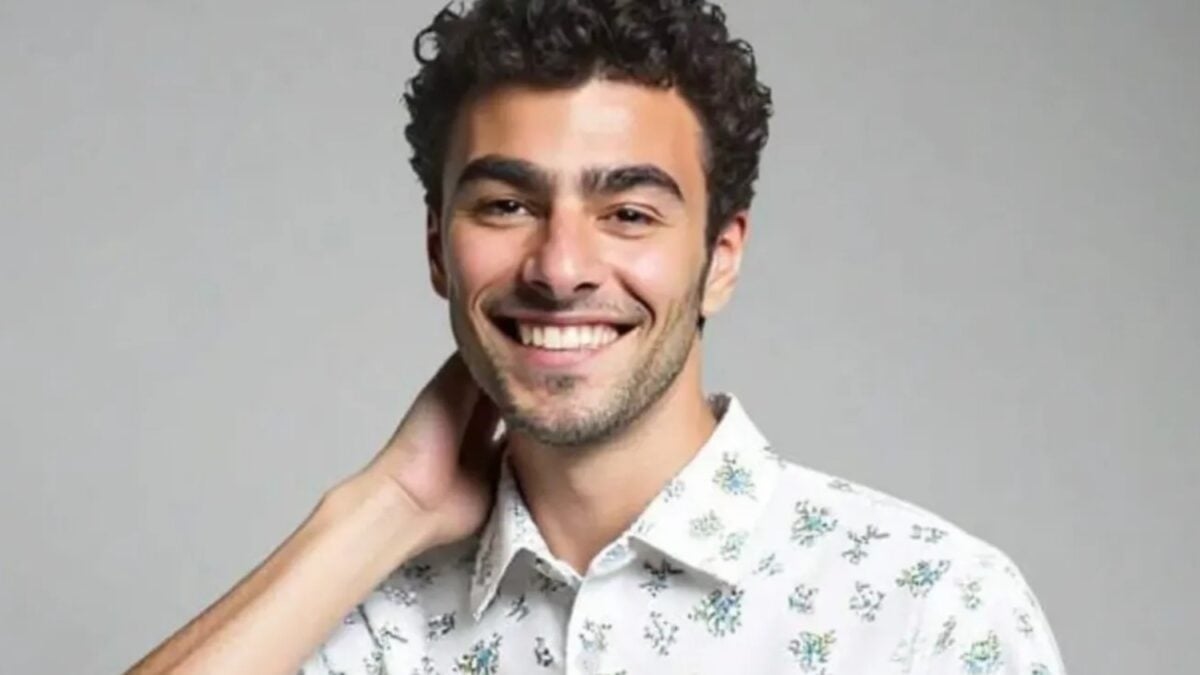 Shein usa Luigi Mangione, provavelmente gerado por IA, para modelar camisas