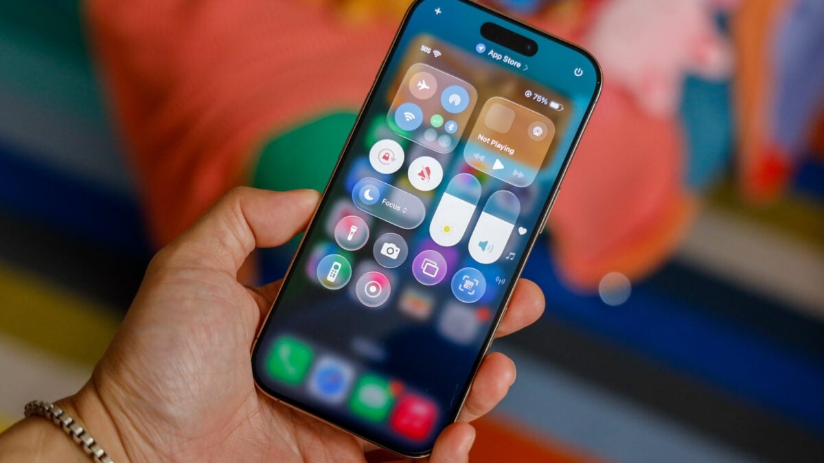 iOS 26'da Liquid Glass'tan Nefret Ediyorsanız, İşte Onu Daha İyi Hale Getirmenin Yolları