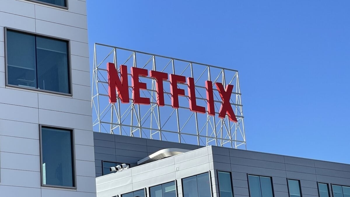 Netflix-Aktie fällt aufgrund schwacher Gewinne, doch die KI-Implementierung steigt deutlich