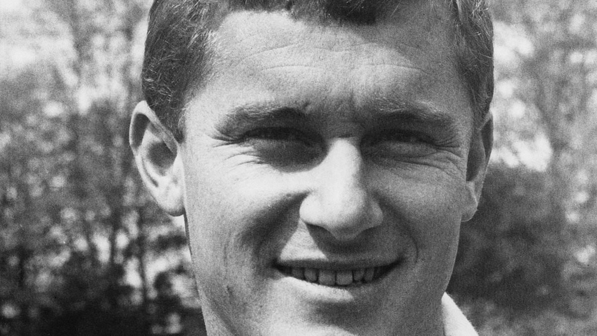Le cricket australien en deuil après la mort de la légende des Ashes, Bob Cowper, âgé de 84 ans