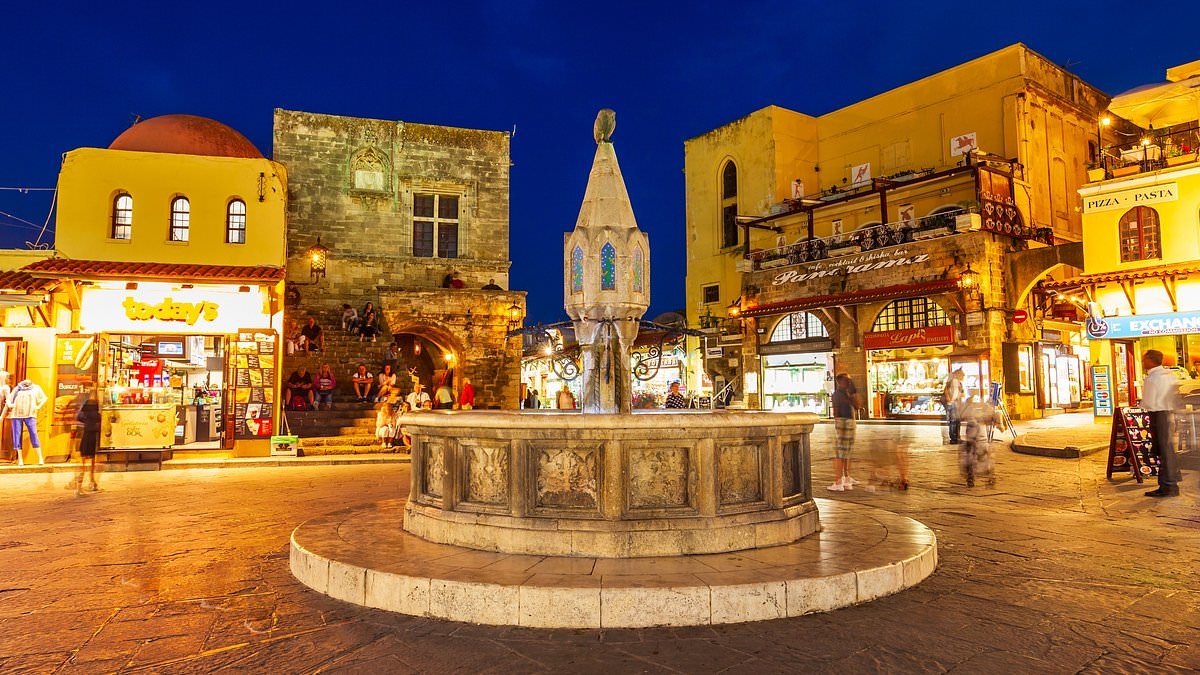 Popular Greek tourist resort labelled 'the ultimate rip-off' for drinks