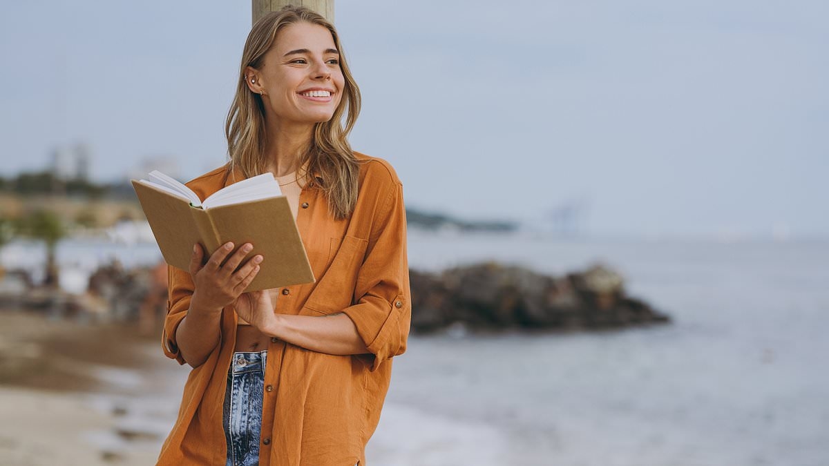 Nadar como vikingos o dormir como cavernícolas, dominar la cancha de tenis y divertirse con la realeza: cuando se trata de no ficción... ¡Tenemos tu lectura de verano resuelta!